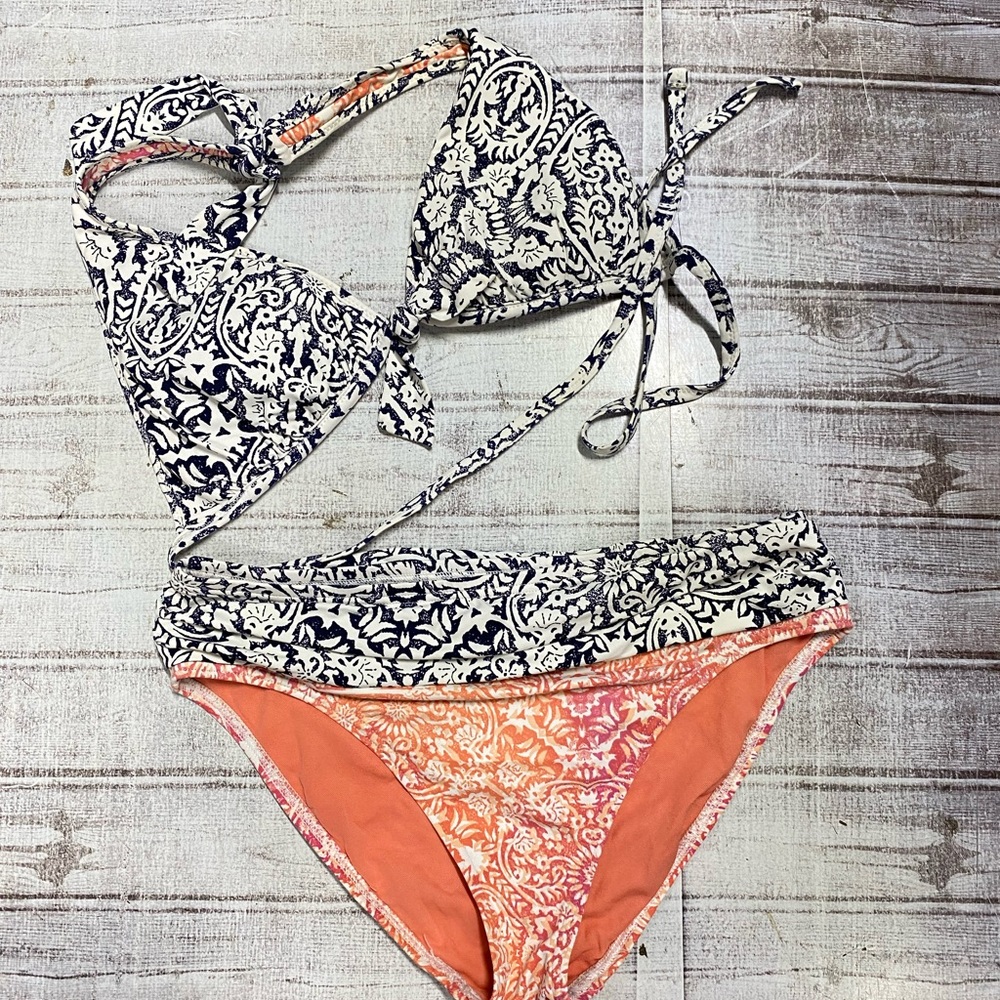 Tommy Bahama Bikini - Picture 1 of 6